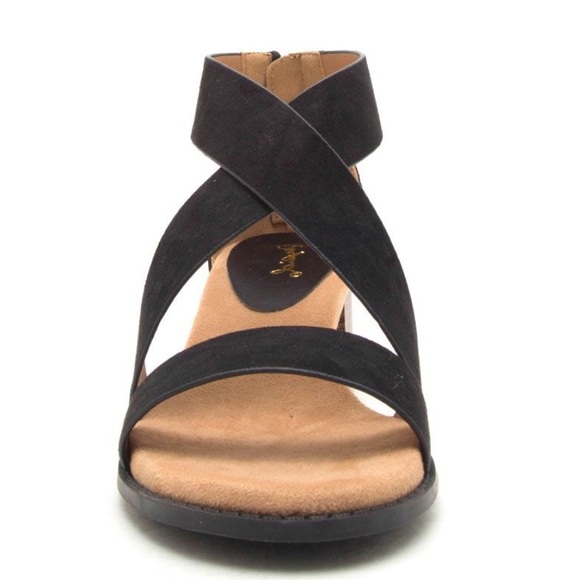 1 left! Qupid Black X-Cross Low Heel Sandal Sz 7 - Picture 8 of 8